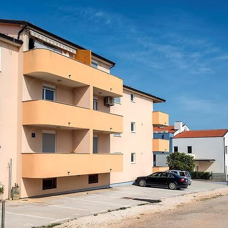 Apartment Frlan Лижнян Экстерьер фото